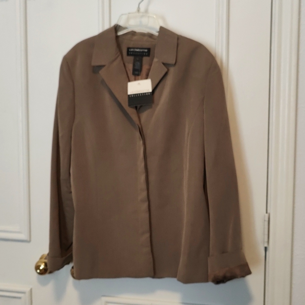 Women's New and Unworn Liz Claiborne Tan Blazer (Size 14)
